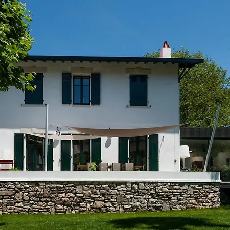Joy Architect's With Heated Swimming Pool And Garden In Hotel