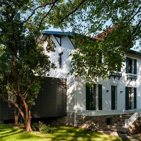 Joy Architect's With Heated Swimming Pool And Garden In Hotell 4*